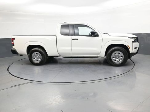 Used 2022 Nissan Frontier S image 3
