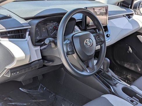 Used 2025 Toyota Corolla LE FWD image 10