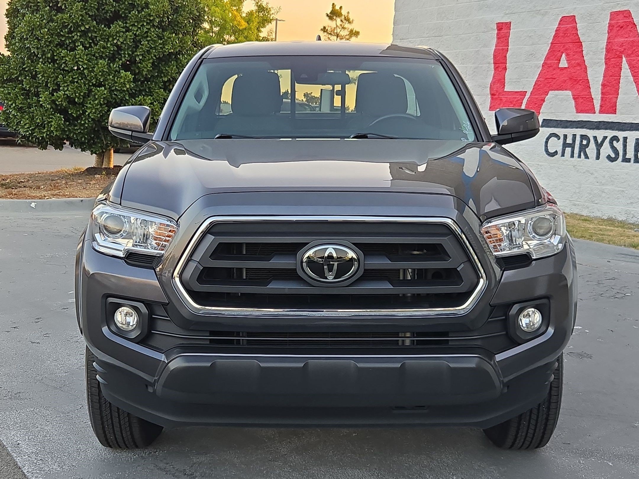Used 2022 Toyota Tacoma SR5 w/ SR5 Appearance Package (SM) RWD image 2