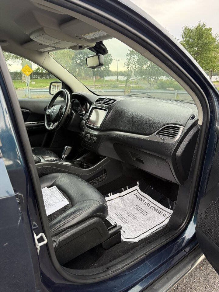 Used 2015 Dodge Journey Crossroad w/ Flexible Seating Group FWD image 19