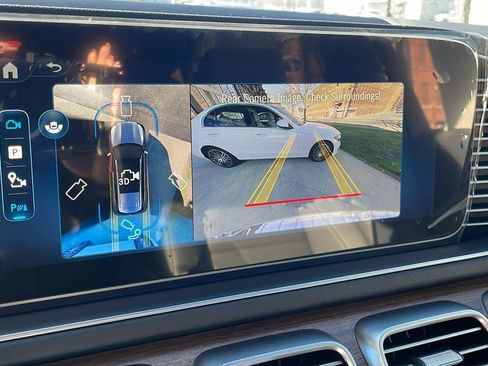 Certified 2025 Mercedes-Benz GLS 450 4MATIC image 17