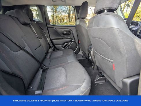 Used 2022 Jeep Renegade Trailhawk image 16