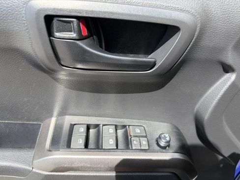 Used 2023 Toyota Tacoma SR5 w/ Technology Package AWD/4WD image 8