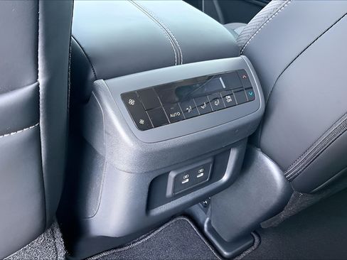 New 2026 Nissan Pathfinder SL FWD image 17