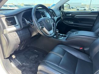 Used 2018 Toyota Highlander SE w/ Carpet Mat Package (TMS) AWD/4WD video 2