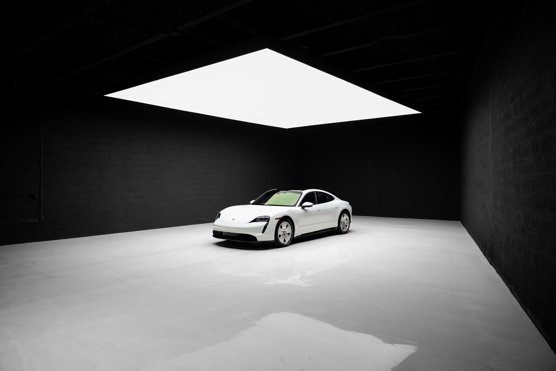 Used 2022 Porsche Taycan RWD image 82