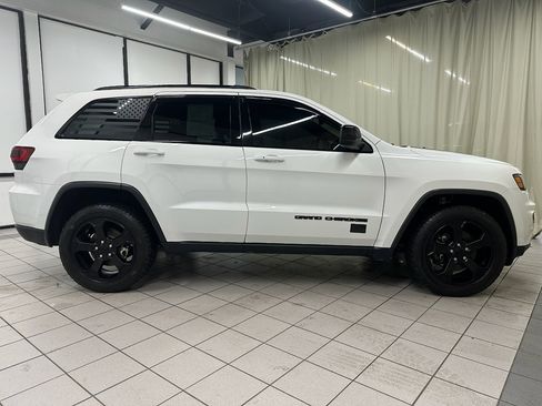 Used 2021 Jeep Grand Cherokee Freedom Edition image 3