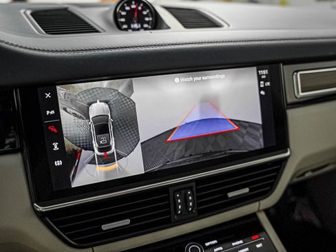 Certified 2023 Porsche Cayenne GTS AWD/4WD image 24