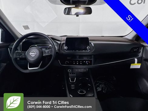 Used 2023 Nissan Rogue S AWD/4WD image 7