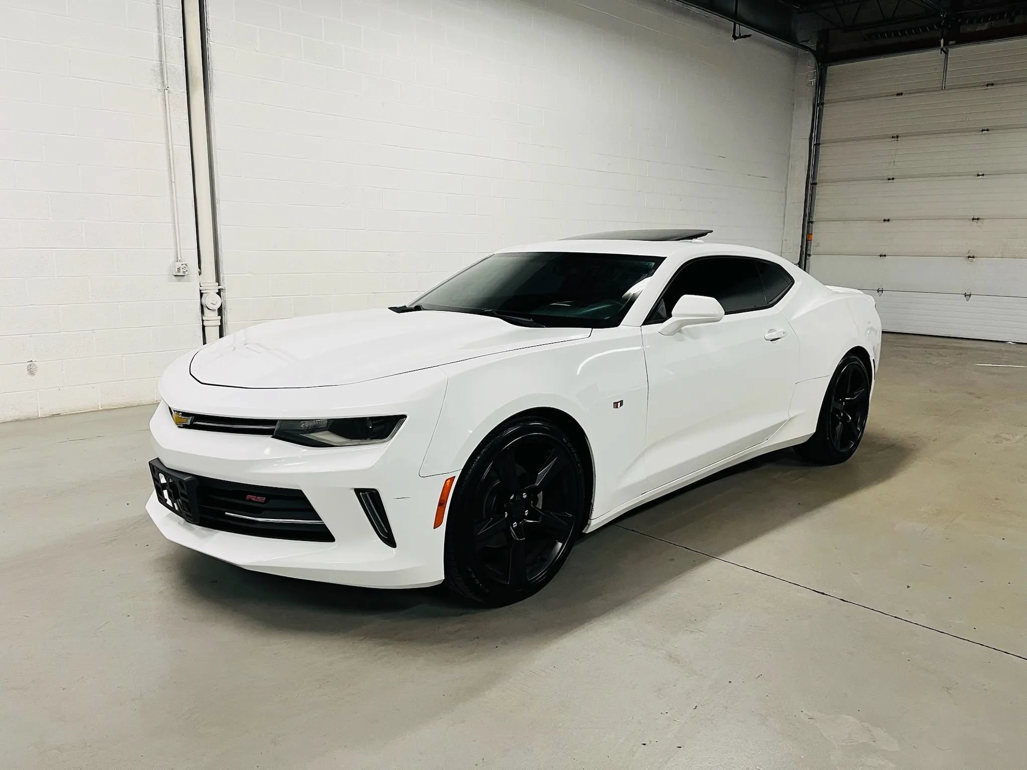 Used 2016 Chevrolet Camaro LT w/ LPO, Ground Effects Package RWD image 2