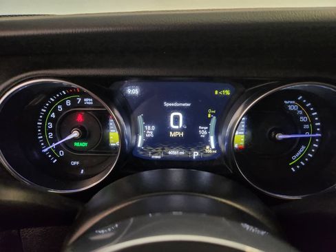 Used 2021 Jeep Wrangler Unlimited Sahara AWD/4WD image 16