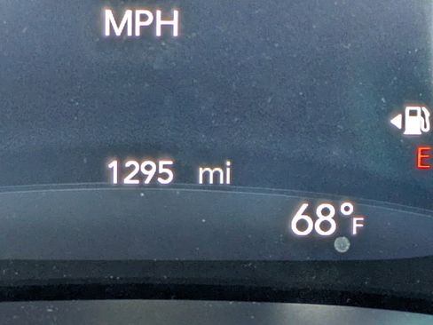 Used 2026 Chrysler Pacifica Select image 33