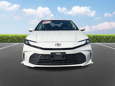 Used 2025 Toyota Camry LE FWD image 10