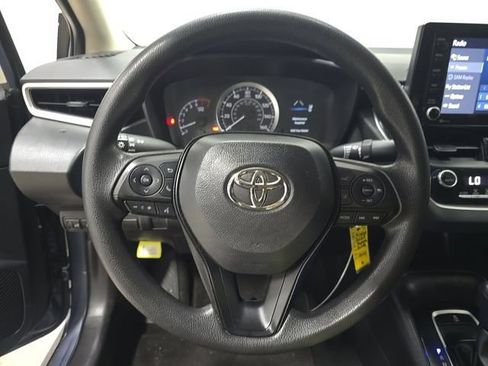 Used 2022 Toyota Corolla LE FWD image 19