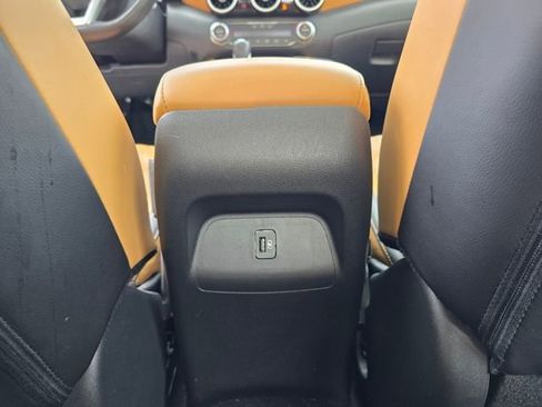 Used 2024 Nissan Sentra SV w/ SV Premium Package image 25