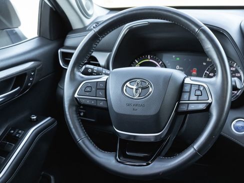 Certified 2021 Toyota Highlander Limited AWD/4WD image 29