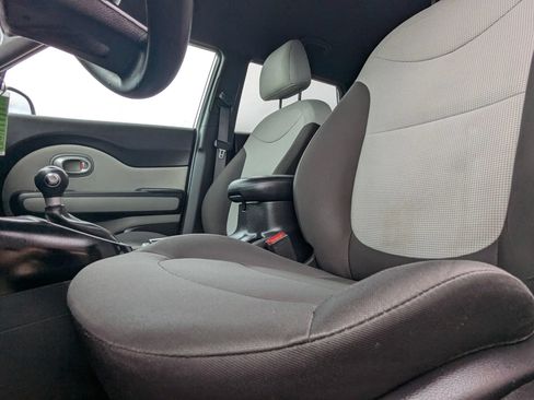 Used 2018 Kia Soul FWD image 19
