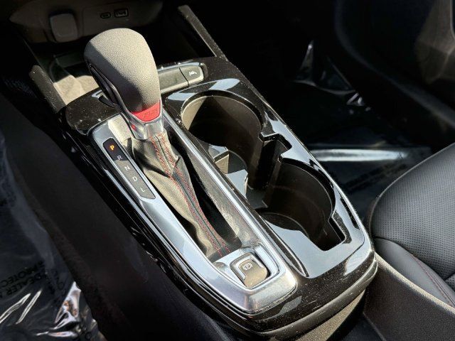 Used 2025 Chevrolet Trax RS w/ Sunroof Package FWD image 20