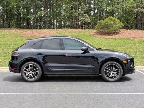 Certified 2026 Porsche Macan AWD/4WD image 24