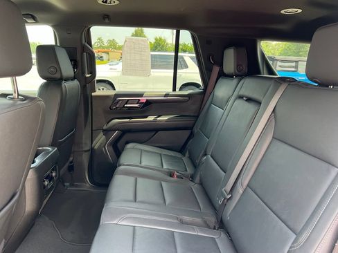 Used 2025 Chevrolet Tahoe LT RWD image 8