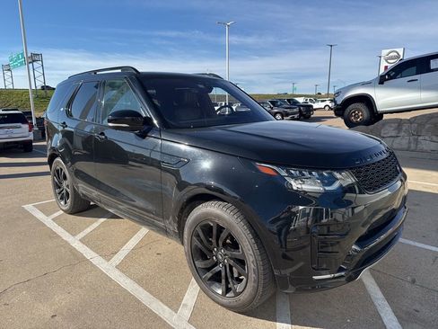 Used 2018 Land Rover Discovery HSE image 3