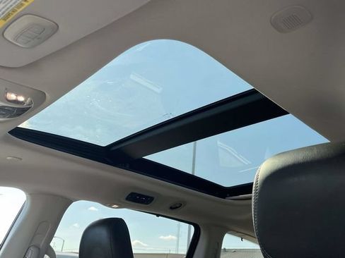 Used 2020 Chrysler Pacifica Limited FWD image 14