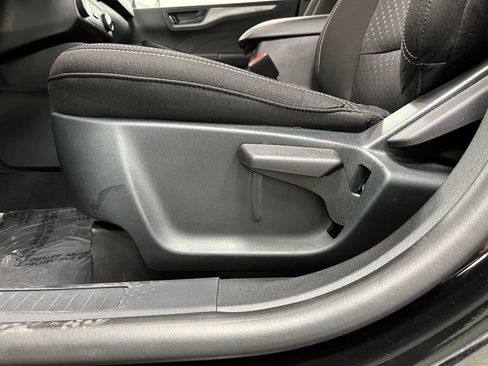 Used 2025 Ford Escape Active AWD/4WD image 18