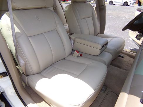 Used 2001 Lincoln Town Car Cartier RWD image 27