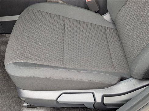 New 2025 Nissan Kicks S image 4