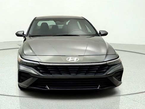 Used 2024 Hyundai Elantra SEL FWD image 2