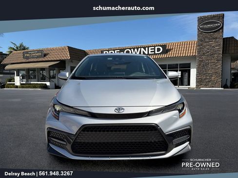 Used 2020 Toyota Corolla SE FWD image 2