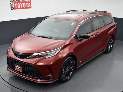 Used 2021 Toyota Sienna XSE FWD image 29