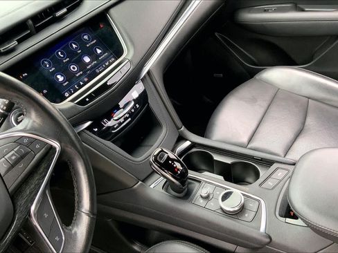 Used 2021 Cadillac XT5 Premium Luxury FWD image 16