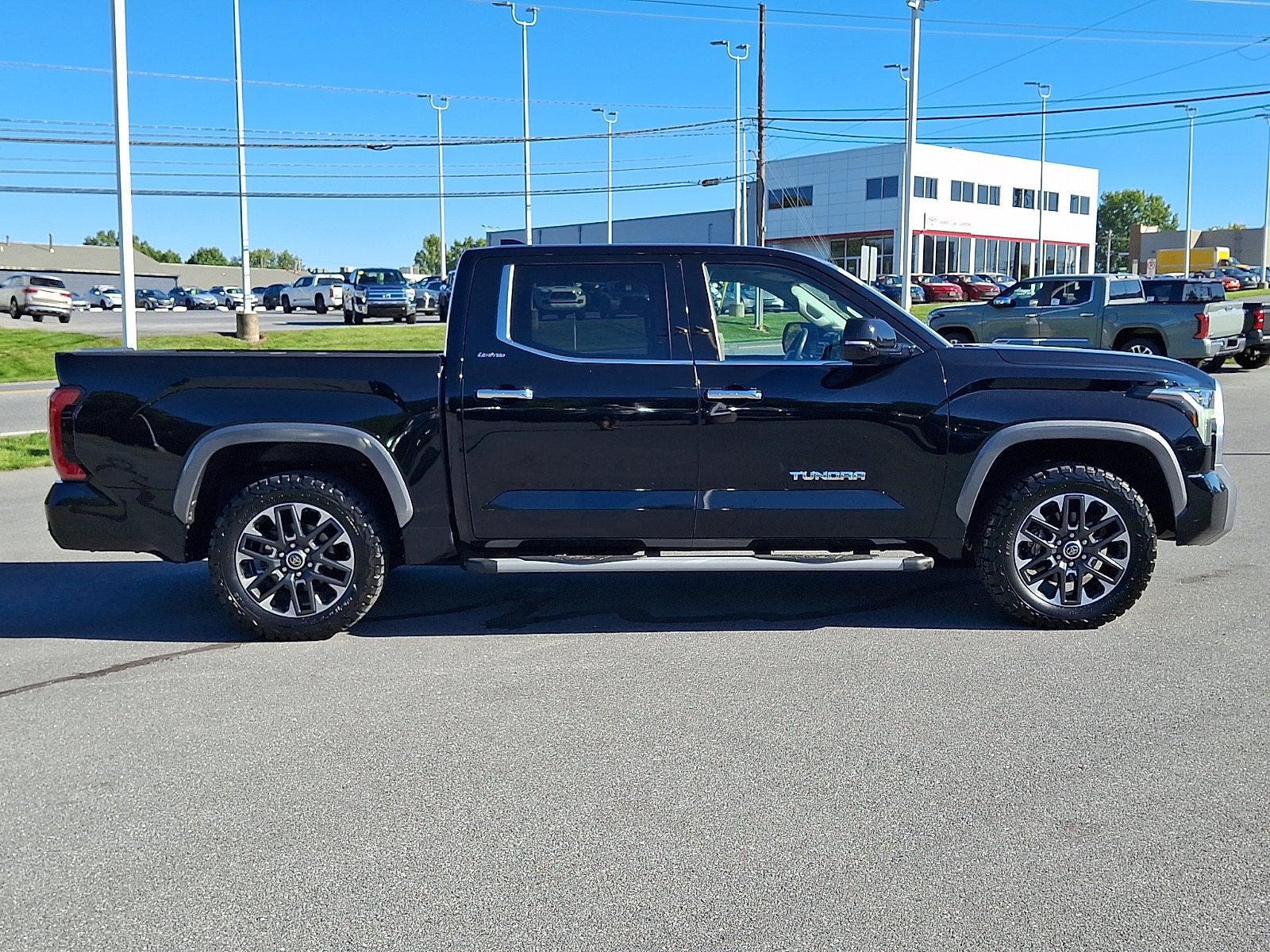 Certified 2023 Toyota Tundra Limited AWD/4WD image 8