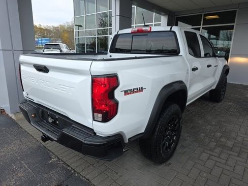 Used 2024 Chevrolet Colorado Trail Boss image 5