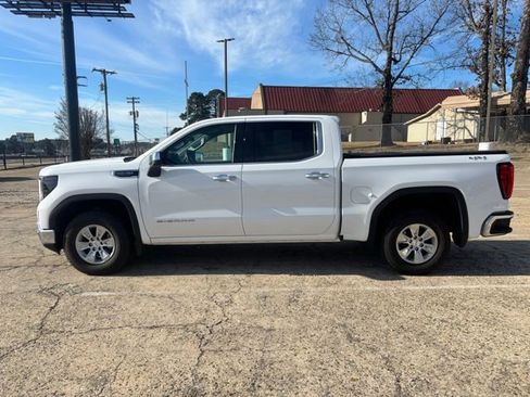 Used 2024 GMC Sierra 1500 SLE image 8
