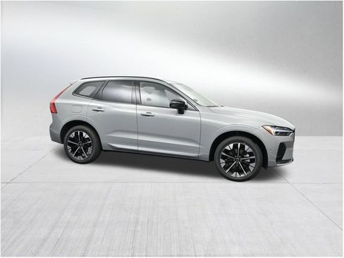 New 2026 Volvo XC60 B5 Plus AWD/4WD image 6