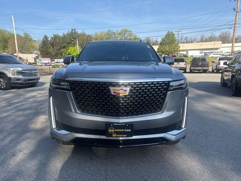 Used 2021 Cadillac Escalade Premium Luxury image 2