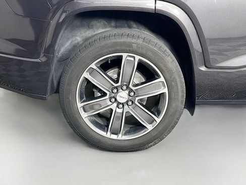 Used 2017 GMC Acadia Denali w/ Technology Package AWD/4WD image 39