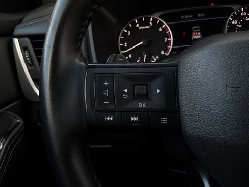 Used 2025 Nissan Rogue SV FWD image 36
