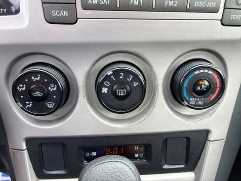 Used 2009 Toyota Matrix w/ PWR Pkg FWD image 26