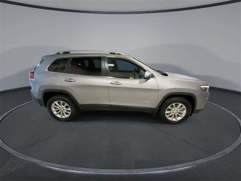 Used 2019 Jeep Cherokee Latitude w/ Cold Weather Group image 9