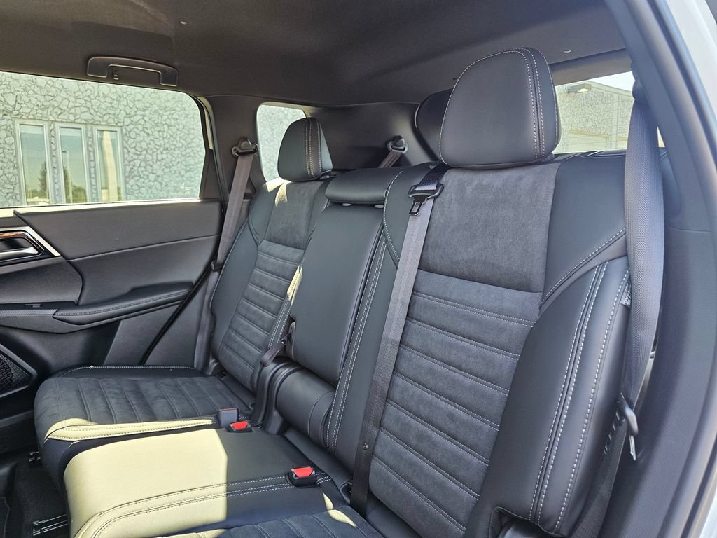 Used 2026 Mitsubishi Outlander LE AWD/4WD image 14
