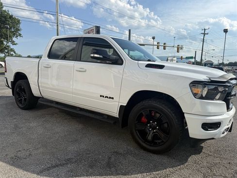 Used 2022 RAM 1500 Big Horn AWD/4WD image 5