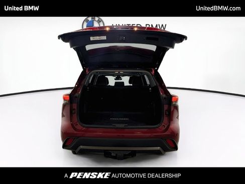 Used 2020 Toyota Highlander XLE FWD image 21