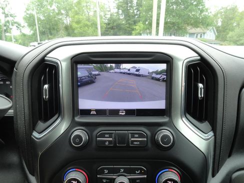 Used 2021 Chevrolet Silverado 1500 LT AWD/4WD image 17