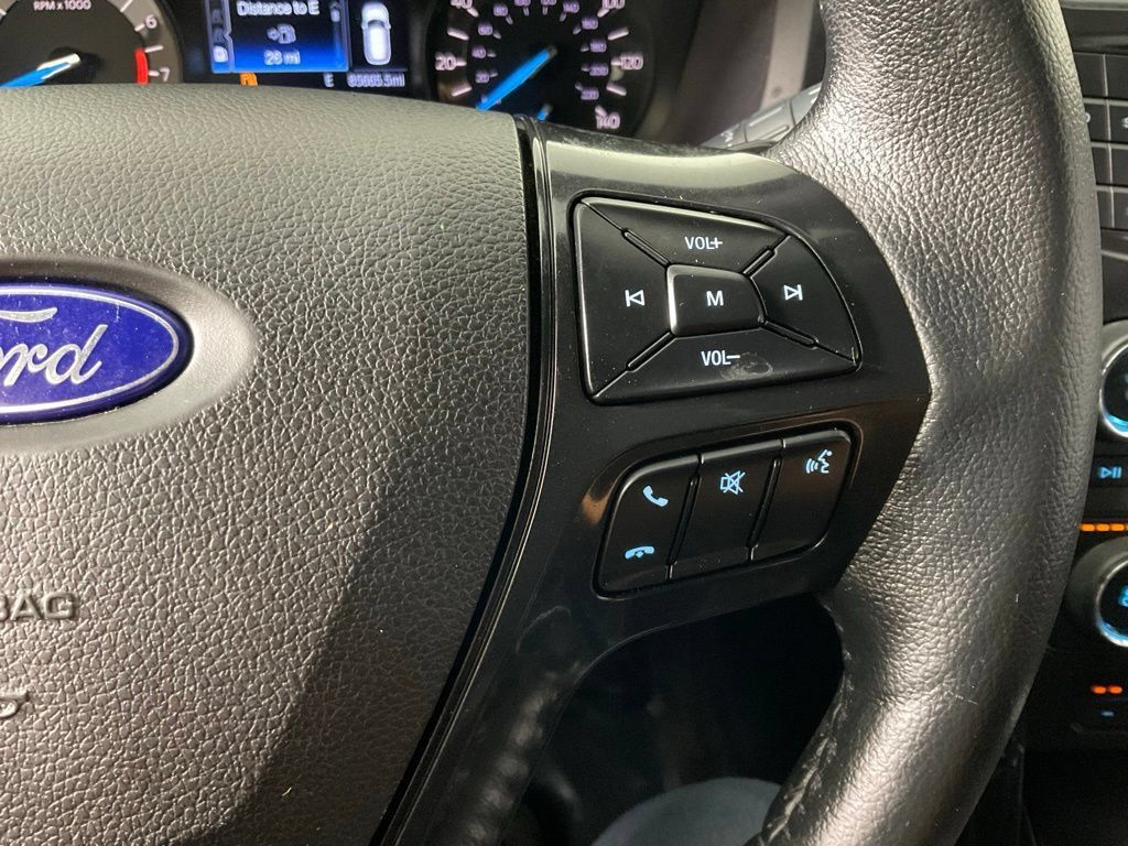 Used 2017 Ford Explorer XLT FWD image 26