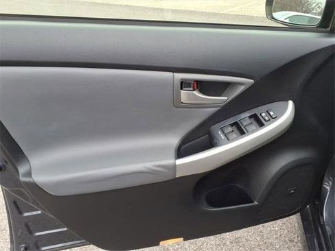 Used 2013 Toyota Prius Four image 12