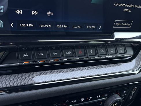 Used 2024 Chevrolet Silverado 1500 ZR2 w/ Technology Package image 23