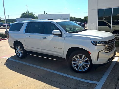 Used 2021 Chevrolet Suburban High Country RWD image 7
